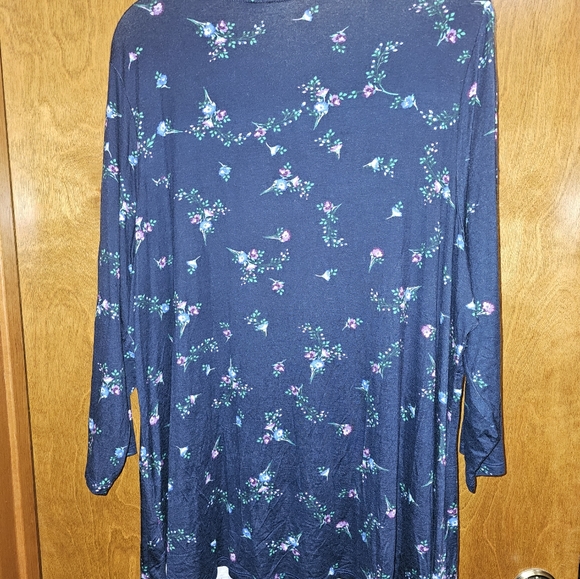 Croft & Barrow Blue Top with floral accents - Picture 4 of 4
